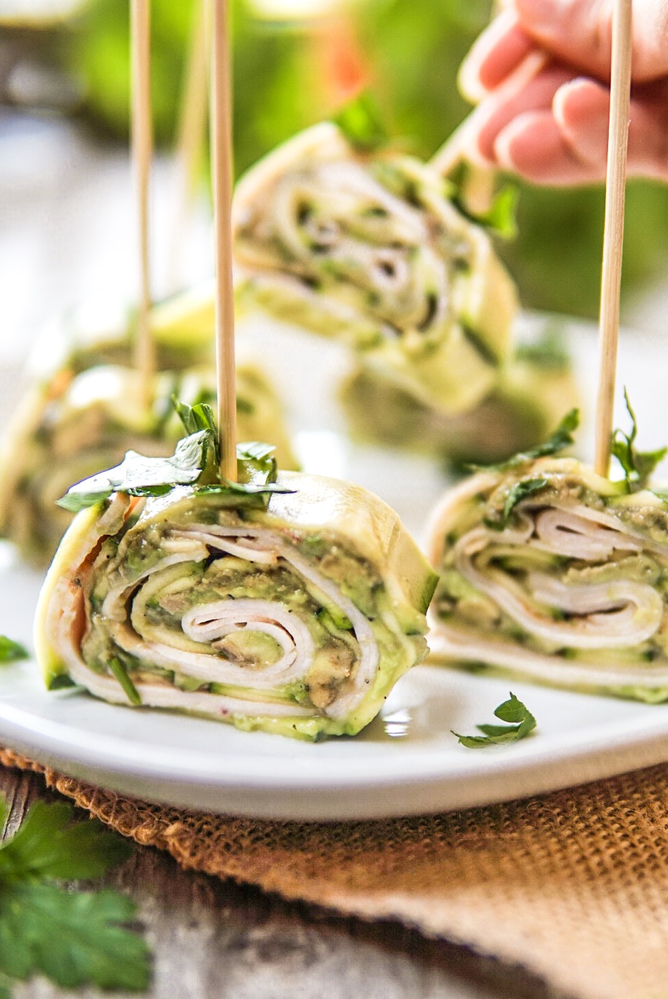 Girelle Di Zucchine Avocado E Fesa Basilico Secco